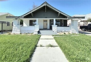 Building Photo - 1225 W 41st St