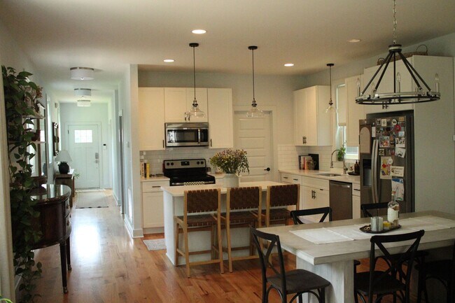 Foto del edificio - Great 3 bedroom / 2.5 bath Home in East Na...