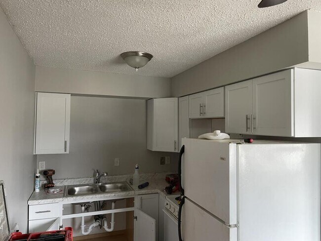 Foto del edificio - 325 Clymer Rd