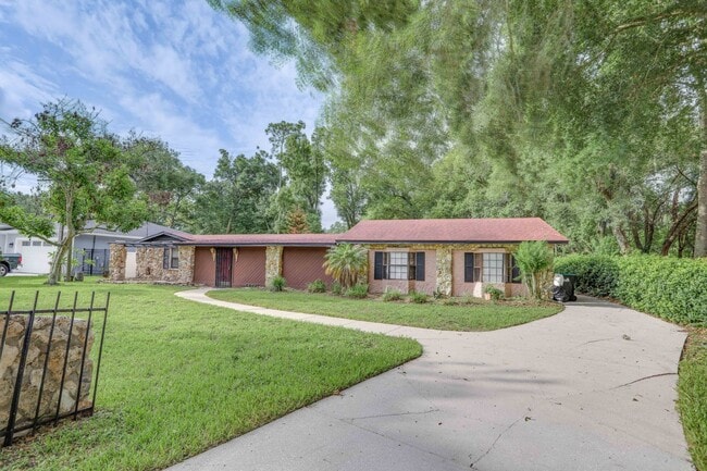 Building Photo - 2960 Leslie Dr
