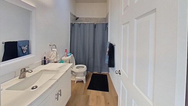 Foto del edificio - 5123 Tipton St