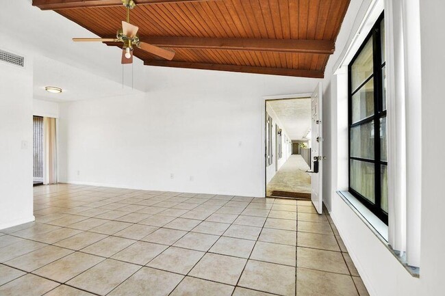 Building Photo - 5954 Longbow Ln