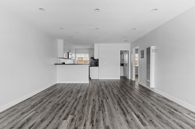 Building Photo - 241 Bonito Ave