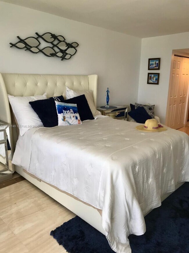 Foto del edificio - 9341 Collins Ave