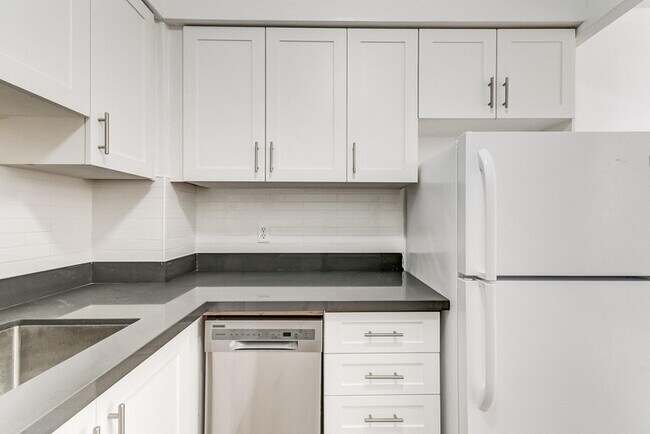 Photo du bâtiment - 171 Erskine Avenue