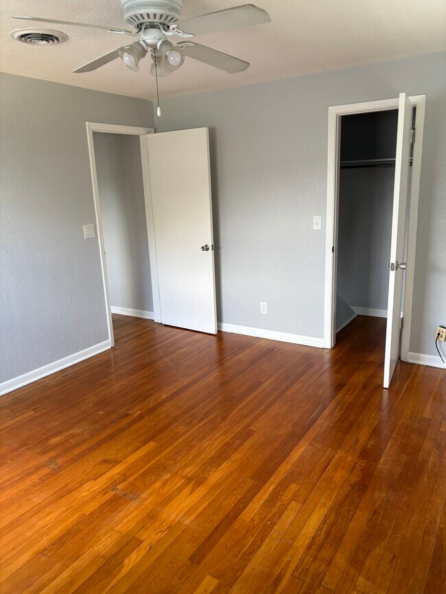 Foto del edificio - 1720 Country Ln