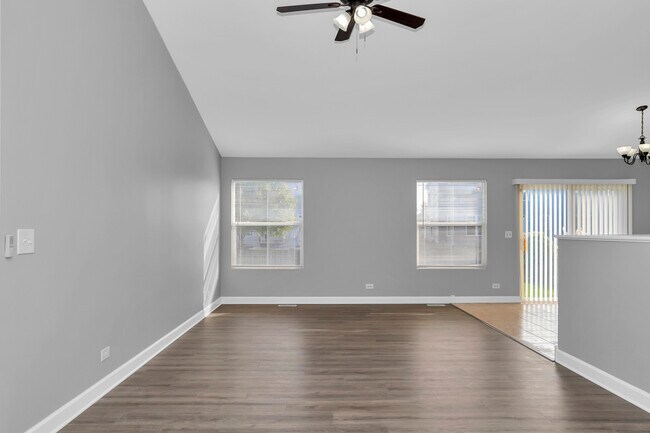 Foto del edificio - 24315 Whispering Trails Dr