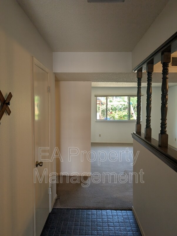 Foto del edificio - 6709 Hensch Ave NE