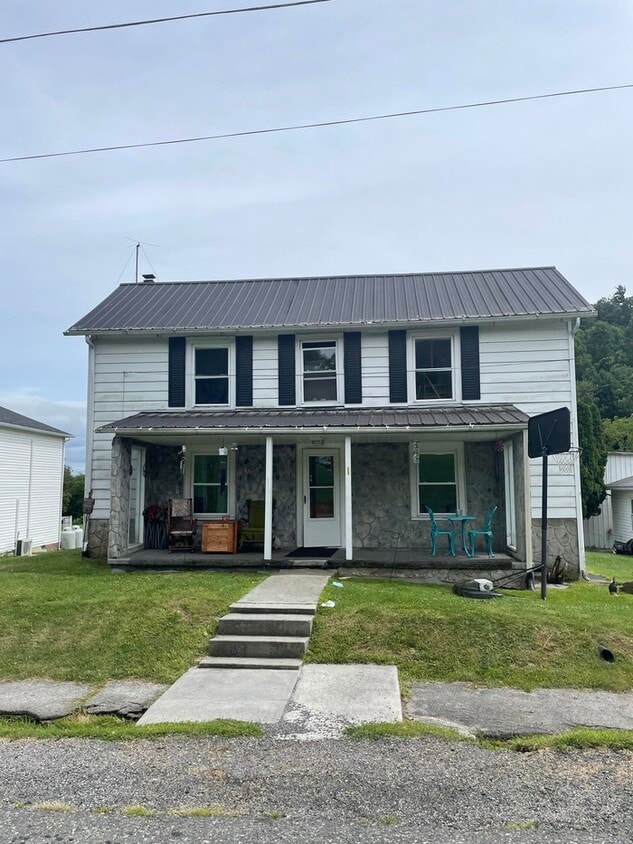 118 Ripshin Rd, Troutdale, VA 24378 House Rental in Troutdale, VA