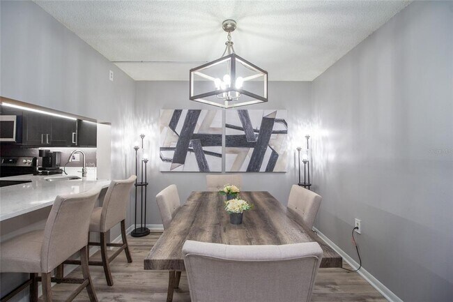 Foto del edificio - 3101 Lake Pine Way S