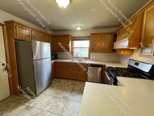 Foto del edificio - Grandville Updated 3 Bed 2 Bath Duplex