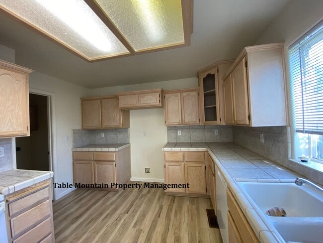 Building Photo - 29 Ridge Line Ct
