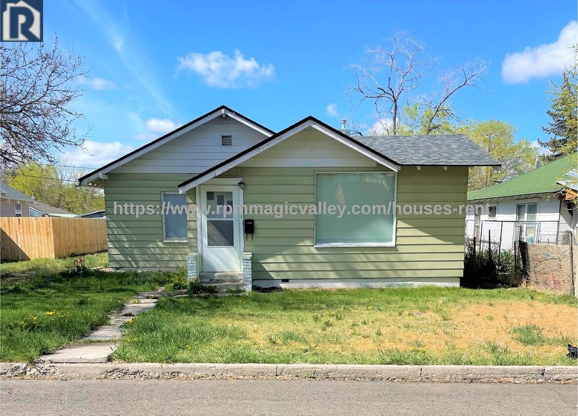 Primary Photo - Lovely 3 Bedroom 1 Bath house with Garage ...