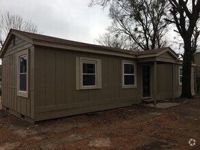 Building Photo - 5220 Elm St