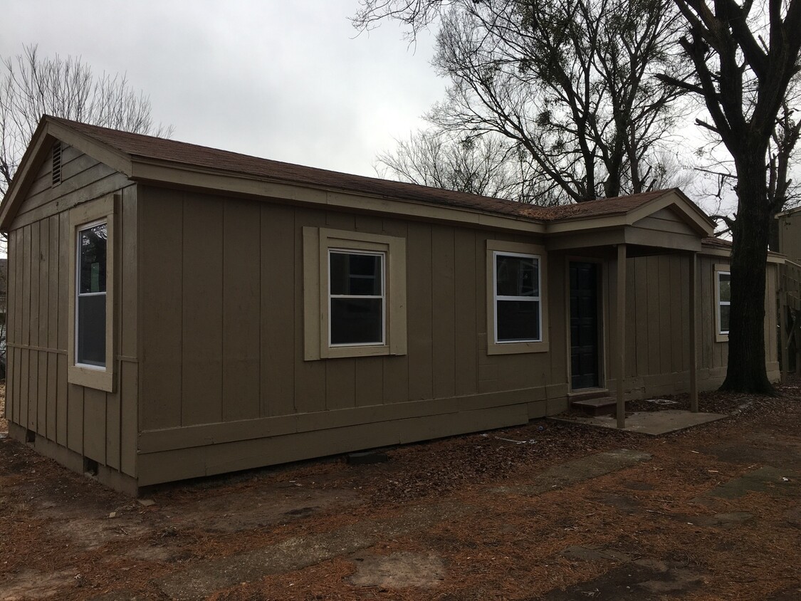 Foto principal - 5220 Elm St