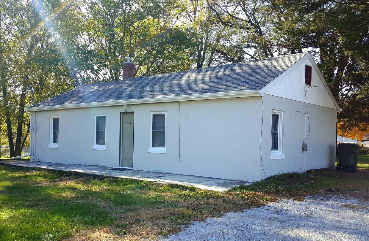 605 Peek St, Waterloo, IA 50703 House Rental in Waterloo, IA