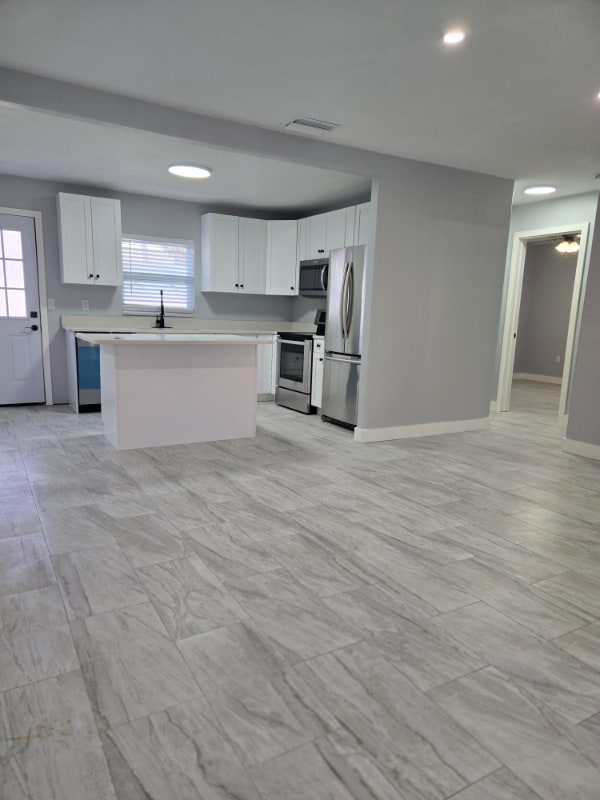 Building Photo - 6615 Del Prado Terrace