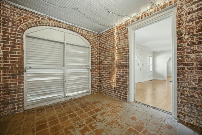 Photo - 79 W Moreno St (Buford, GA) House