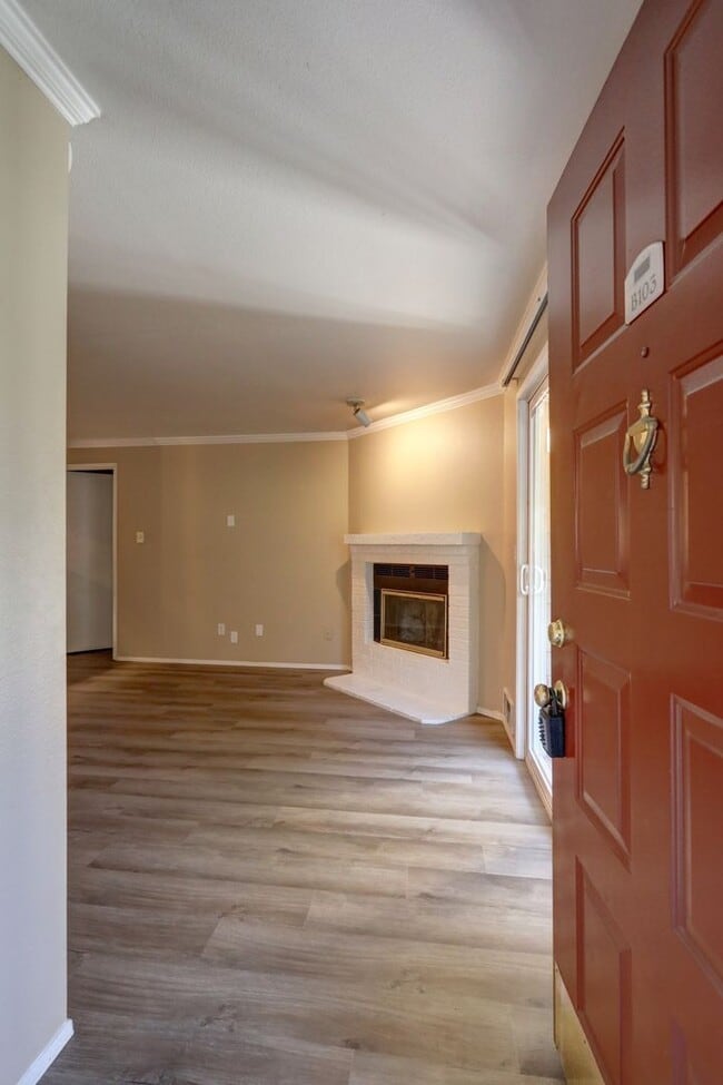 Photo - 2 Bedroom Ground Floor Condo in the Heart of Woodinville!