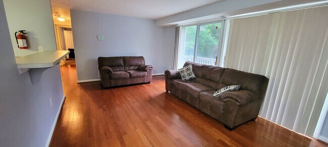 Foto del edificio - Charming 2-Bedroom Single-Family Home in S...