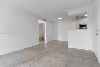 Building Photo - 10391 SW 150th Ct