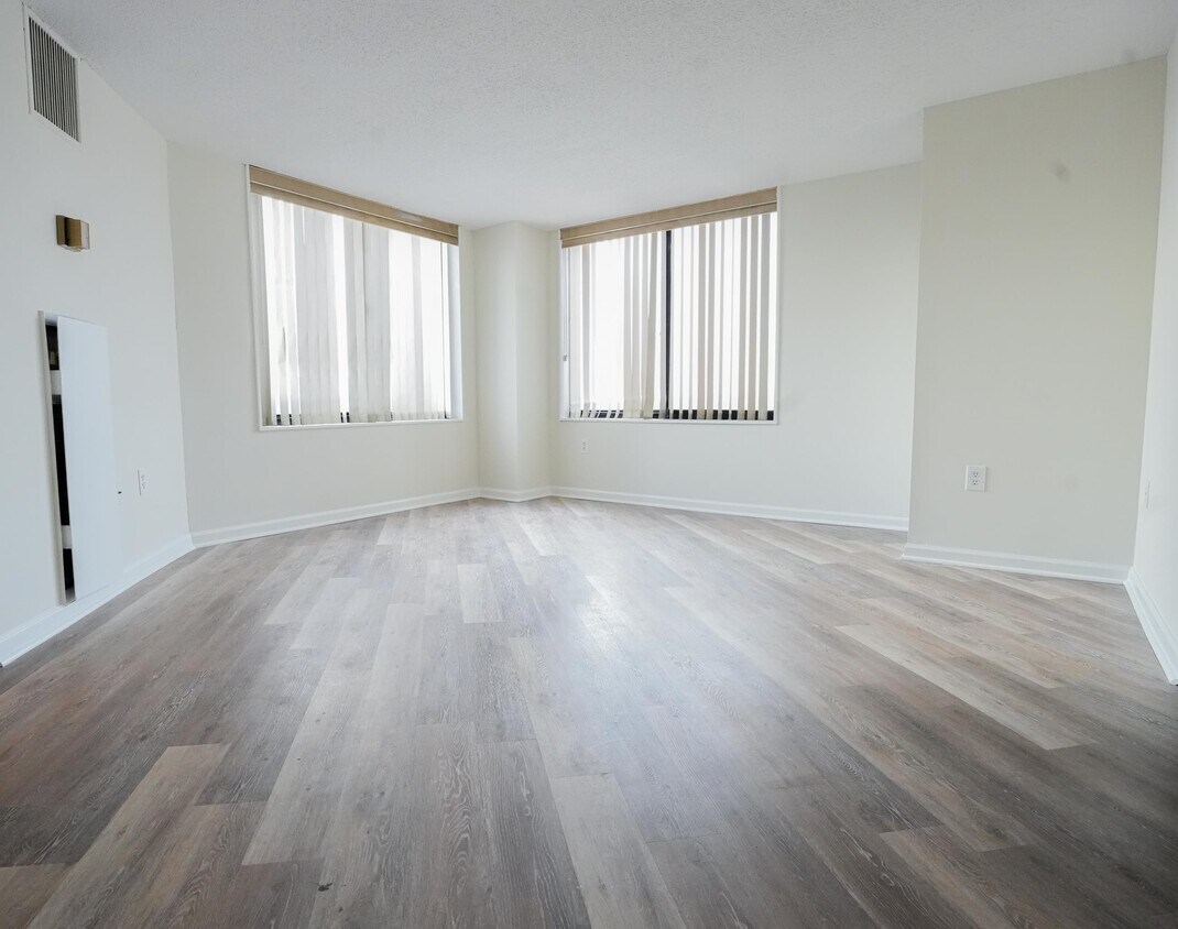 Foto principal - 206 Harmon Cove Tower
