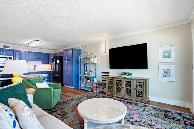 Foto del edificio - 8743 Thomas Dr