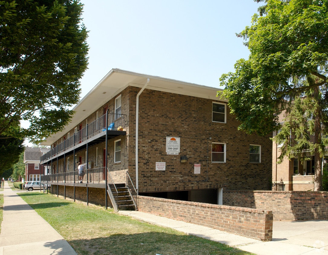 Primary Photo - 127 E 13th Ave