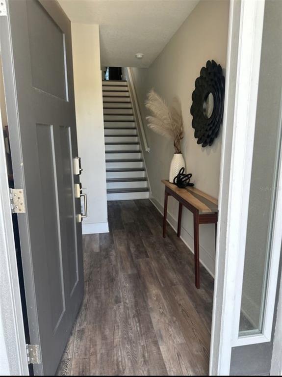 Building Photo - 1249 Savona Dr