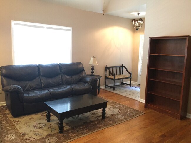 Foto del edificio - Charming 3 bd 2 bath on Mud Island with fe...