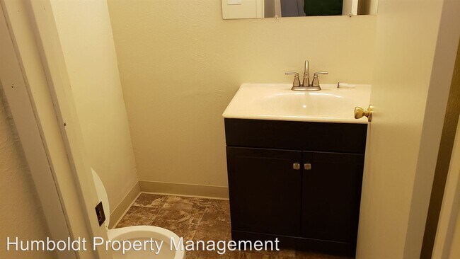 Building Photo - 1301 Hallen Dr