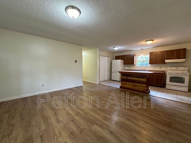 Building Photo - 74 Buffalo St