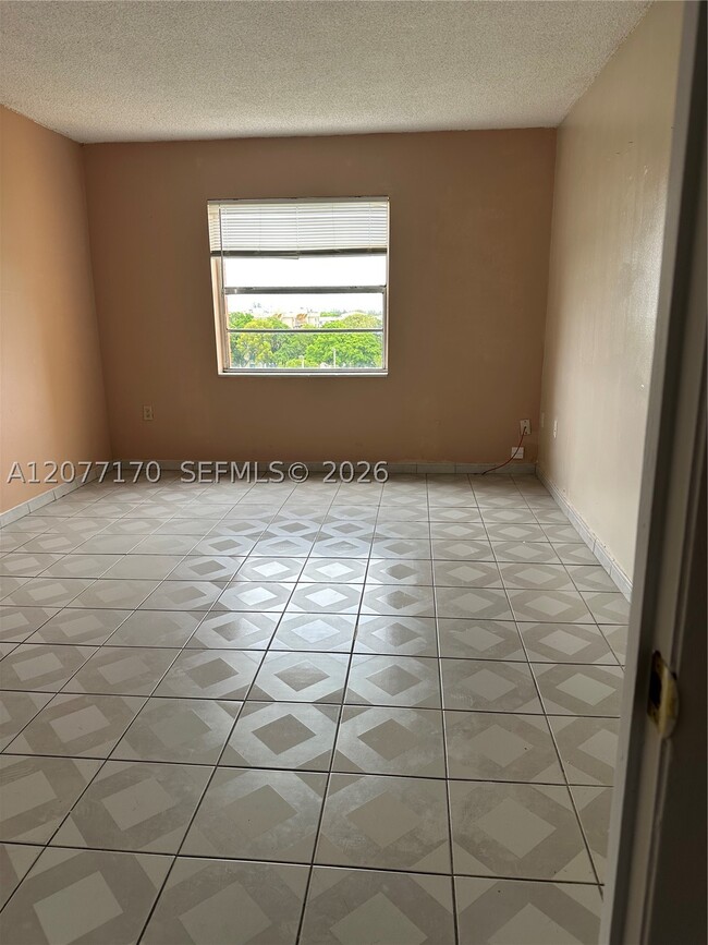 Building Photo - 9455 W Flagler St