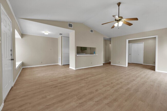 Foto del edificio - Charming home in prime location