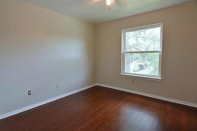 Building Photo - 11803 Carriage Hill Dr