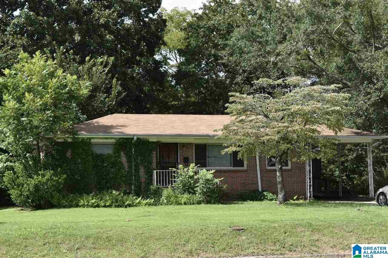 528 Sunhill Rd NW, Center Point, AL 35215 House Rental in Center
