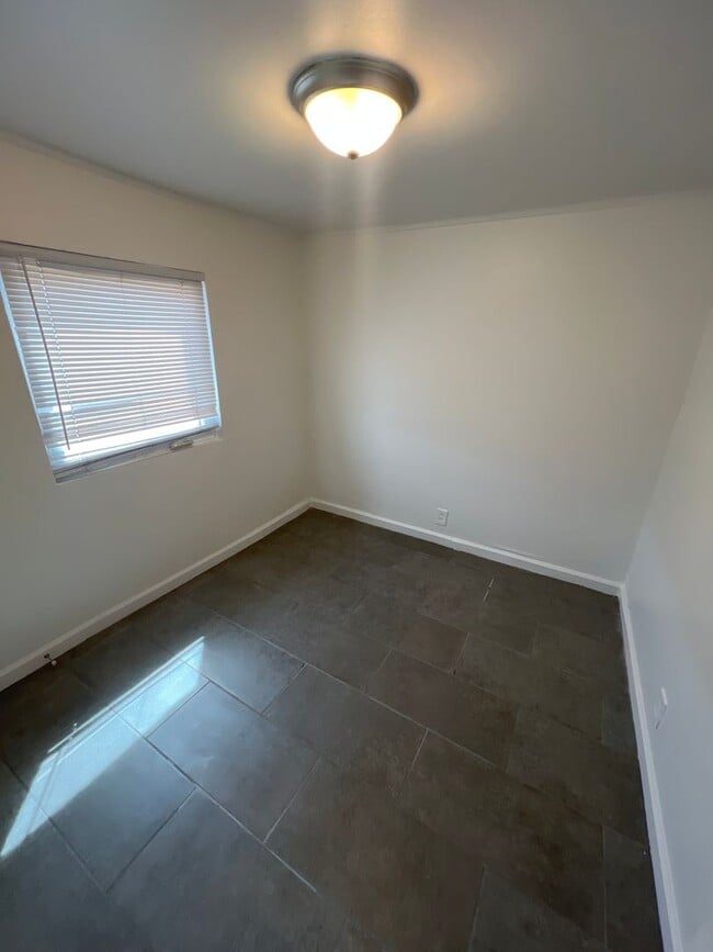 Foto del edificio - Cute Casita Style Living in historic Albuquerque 1 Bedroom 1 Bath.