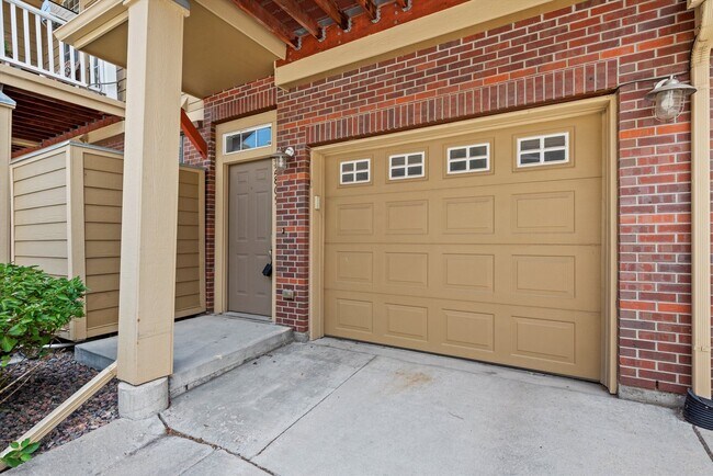 Foto del edificio - Comfortable Broomfield Townhome Close to Shopping & Trails