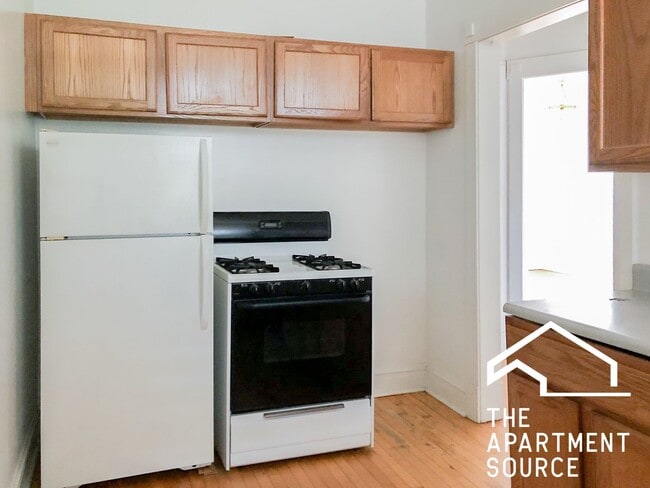 Photo - 3503 N Greenview Ave Apartment