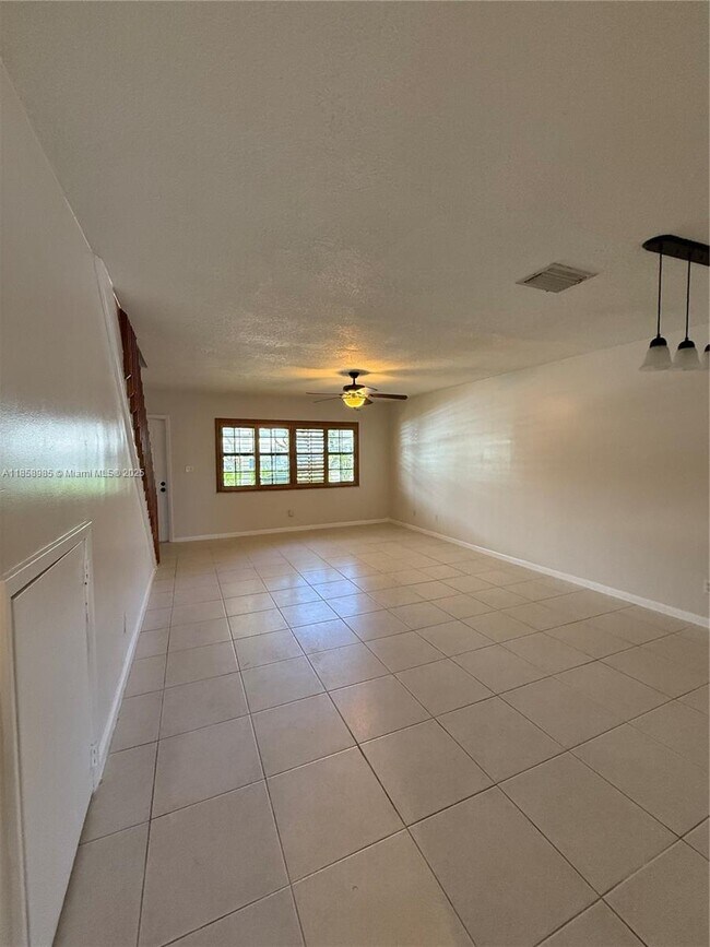 Foto del edificio - 1037 NW 107th Ave