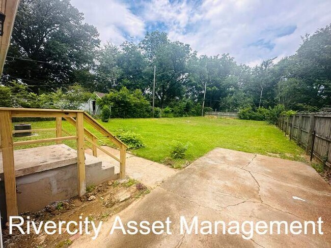 Foto del edificio - 4678 Lynn Rd