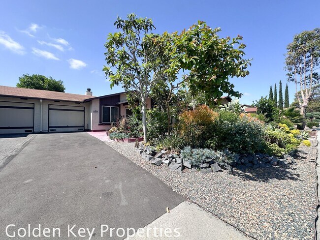 Building Photo - Remodeled single-level home in Peacock Hills (55+ Community)