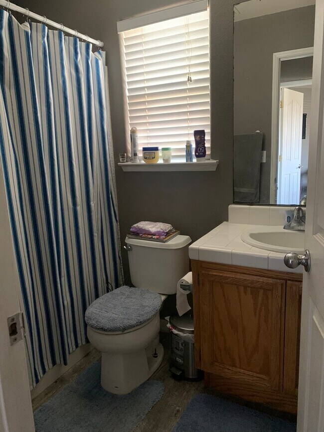 Foto del edificio - 3 BR 2 BA in Great neighborhood