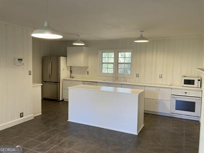 Building Photo - 280 Lakeside Dr