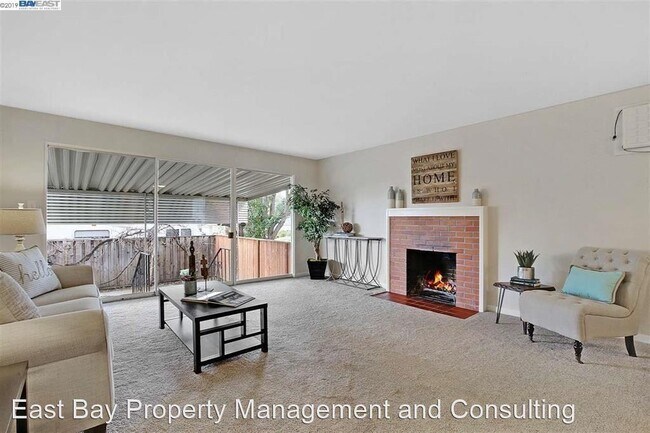 Foto del edificio - 4 br, 2 bath House - 385 Lee Ave.