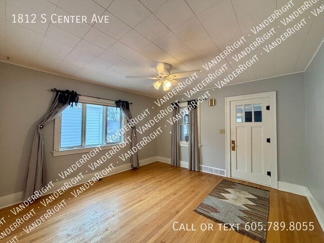 Building Photo - 1812 S Center Ave