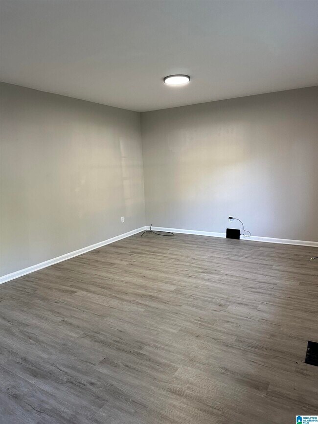 Building Photo - 5188 Goldmar Dr