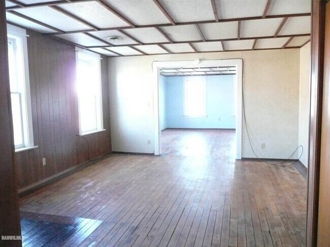 Foto del edificio - 104 W Front Ave