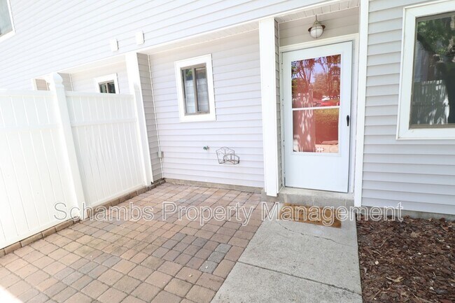 Foto del edificio - 7283 Sandy Creek Dr