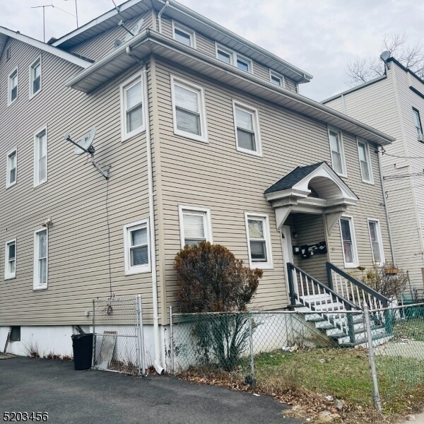 23 Cleremont Ave Unit 3, Irvington, NJ 07111 Room for Rent in Irvington, NJ